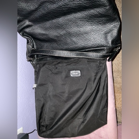 SOLD NINE WEST BLACK LEATHER HANDBAG PRELOVED - Picture 4 of 6